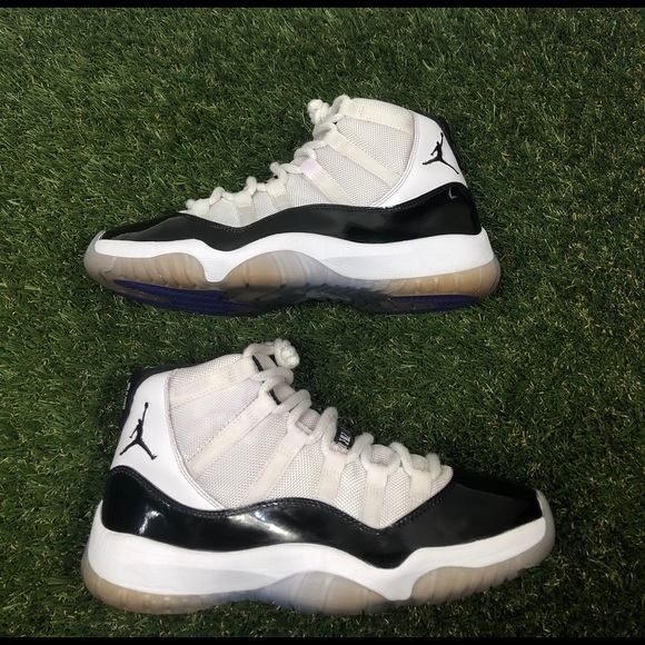 SOLD Jordan 11 Concord (2011) - Picture 5 of 8